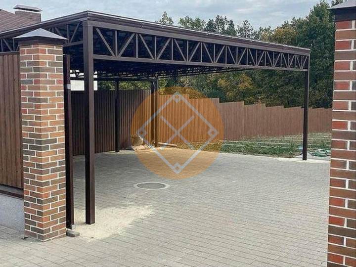 металлический навес для загородного дома