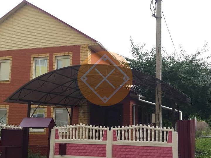стальной навес для загородного дома
