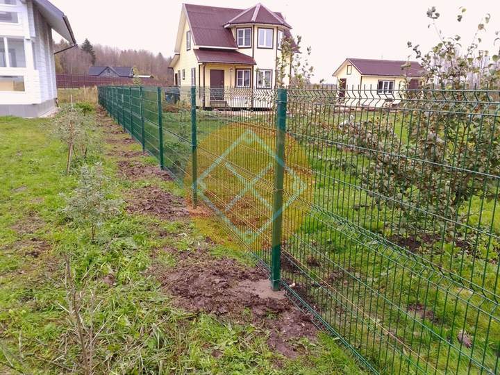 забор из 3D сетки, общий план