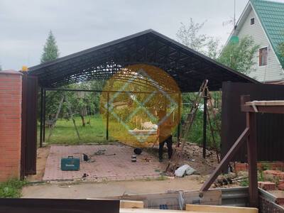 Навес из металлочерепицы с большим углом ската кровли