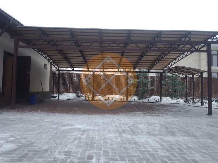 металлический навес на дачу