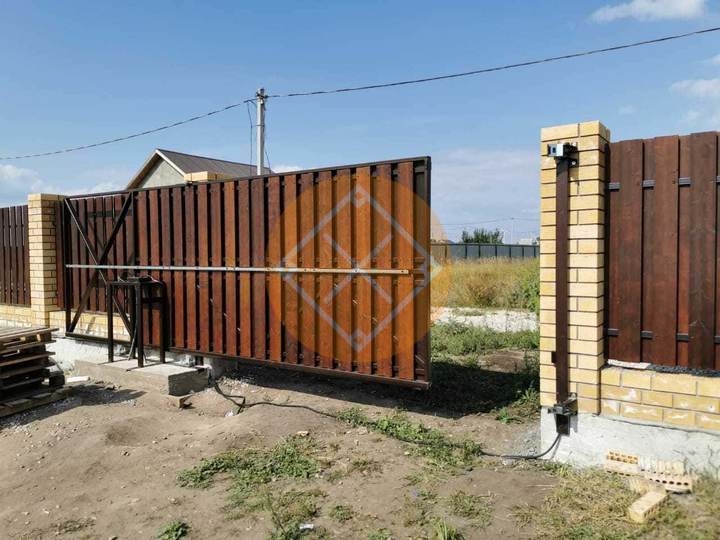 откатные ворота из штакетника с автоматикой